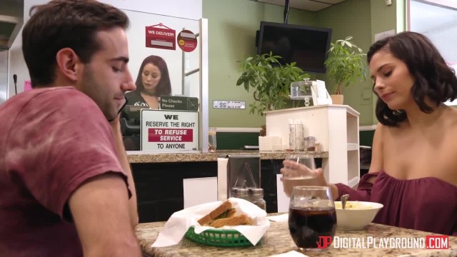 Лесбийский секс на кухне - #2