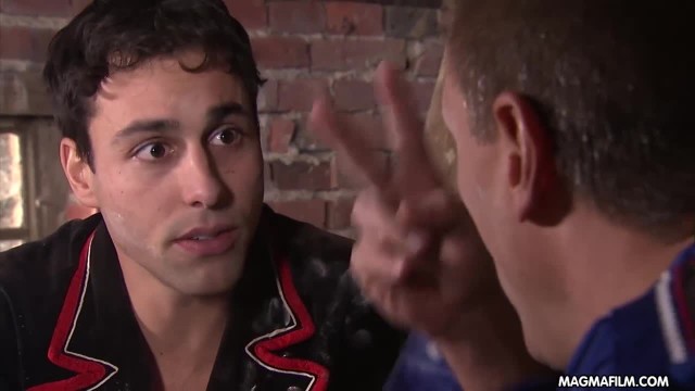 Один парень на двоих - #1